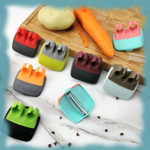 HAND VEGETABLE PEELER – Manuālais dārzeņu mizotājs 2 + 1 BEZMAKSAS slider